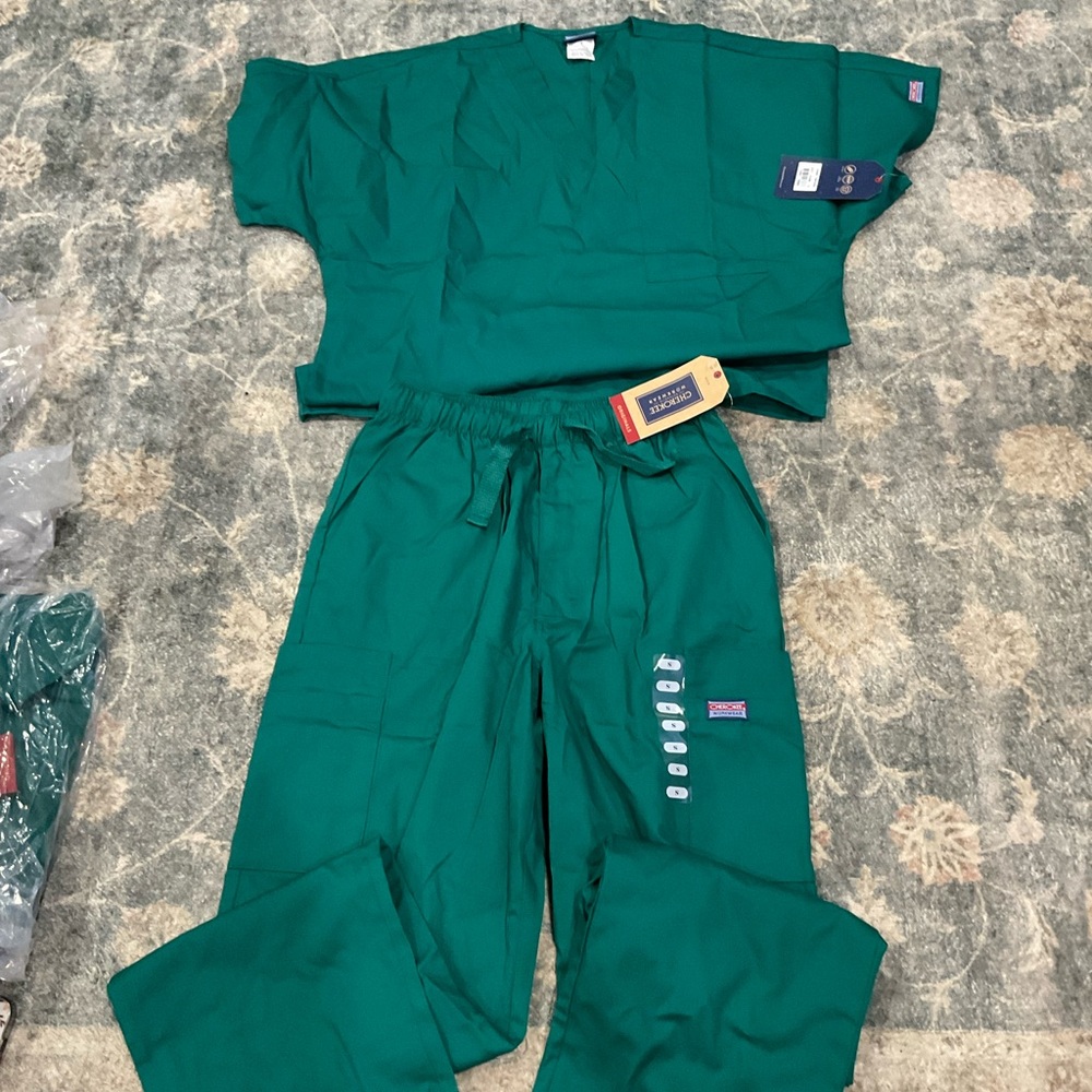Cherokee Workwear men’s scrub set
